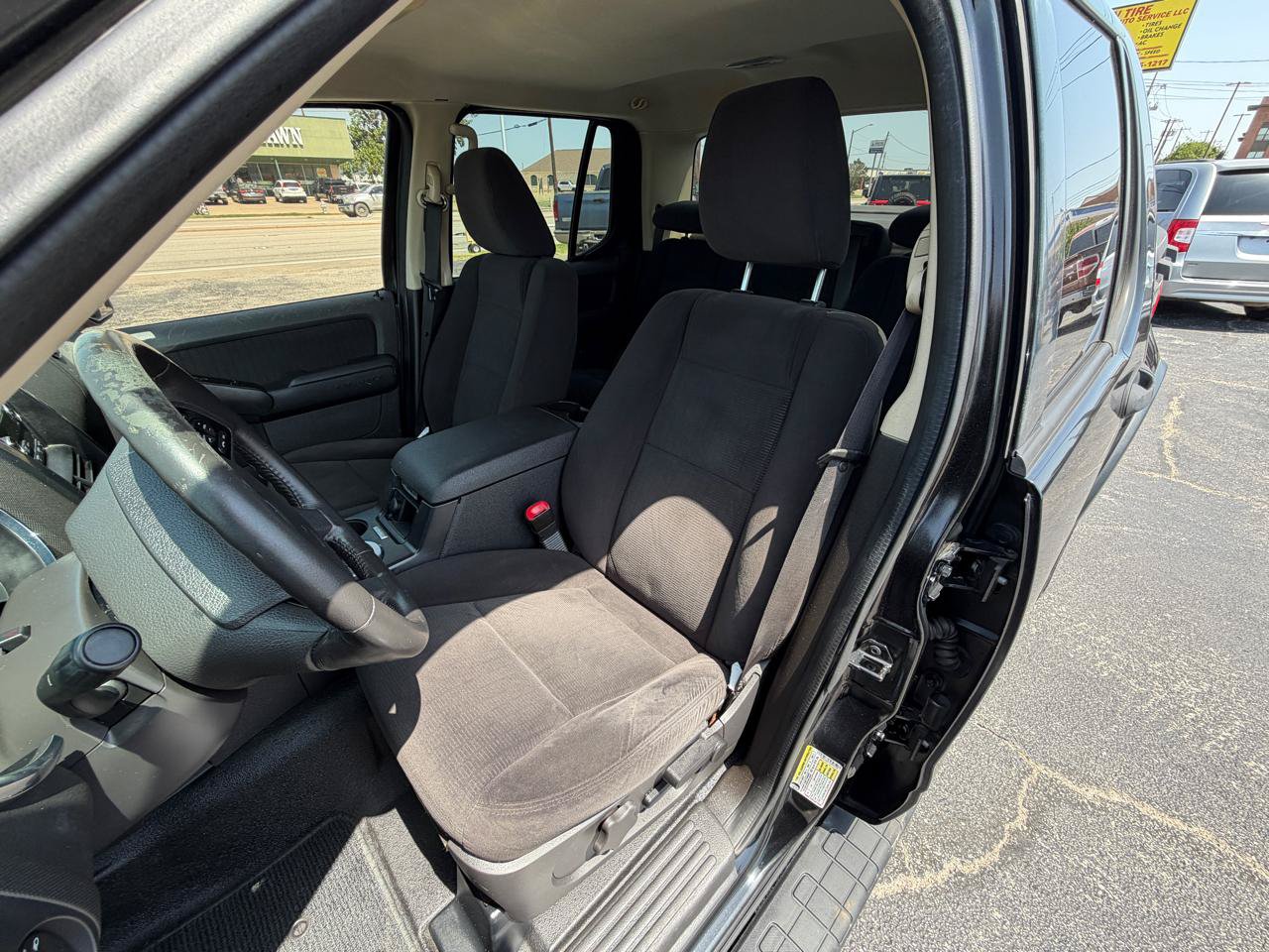 Used 2010 Ford Explorer Sport Trac XLT RWD image 12