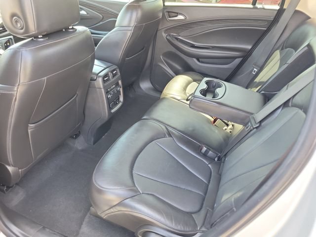 Used 2018 Buick Envision Essence FWD image 25