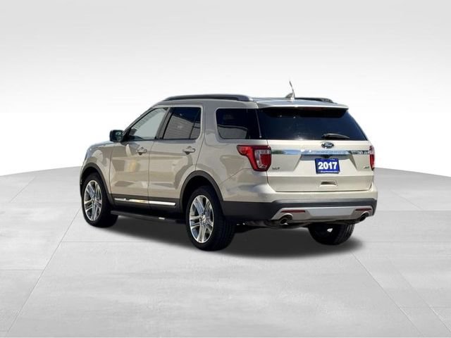 Used 2017 Ford Explorer XLT w/ Equipment Group 202A image 7