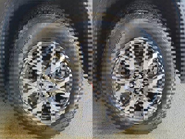 Used 2023 GMC Acadia SLT image 7