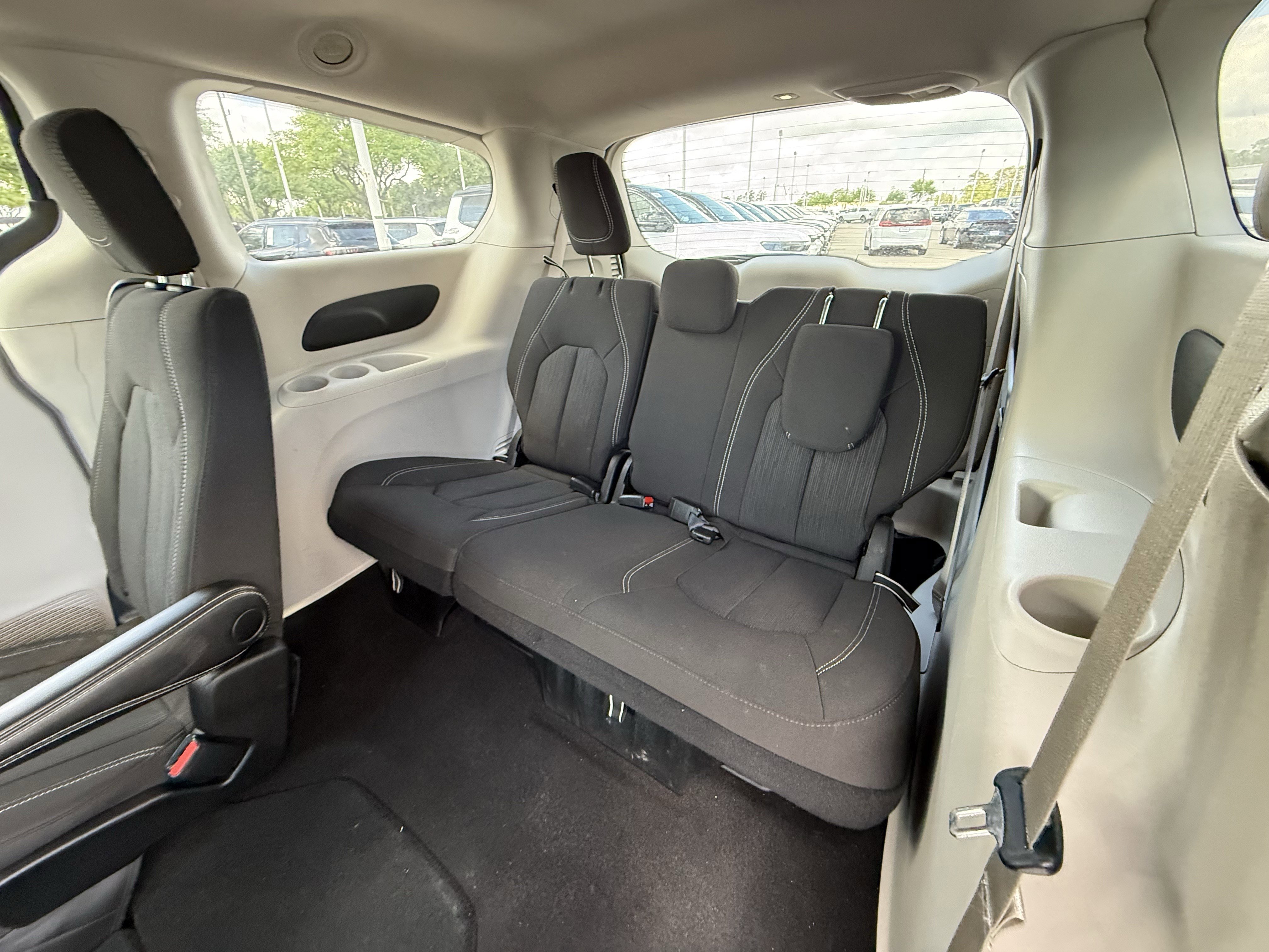 Used 2023 Chrysler Voyager LX FWD image 27