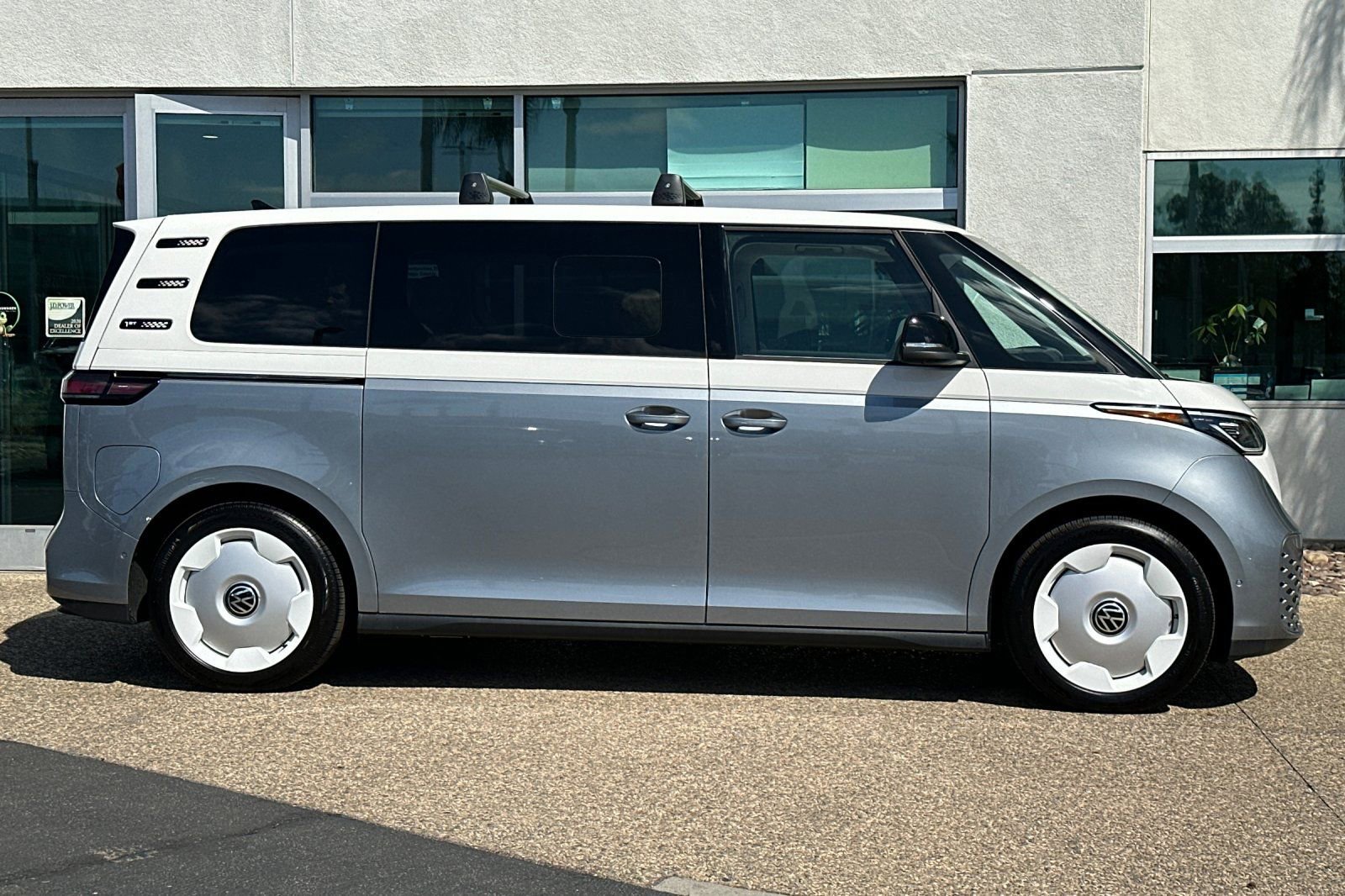 New 2025 Volkswagen ID. Buzz 1st Edition image 3