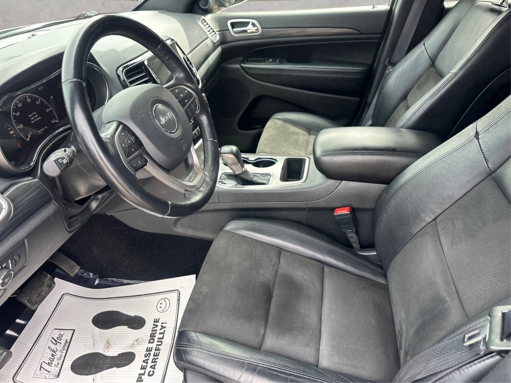 Used 2021 Jeep Grand Cherokee Laredo X AWD/4WD image 11