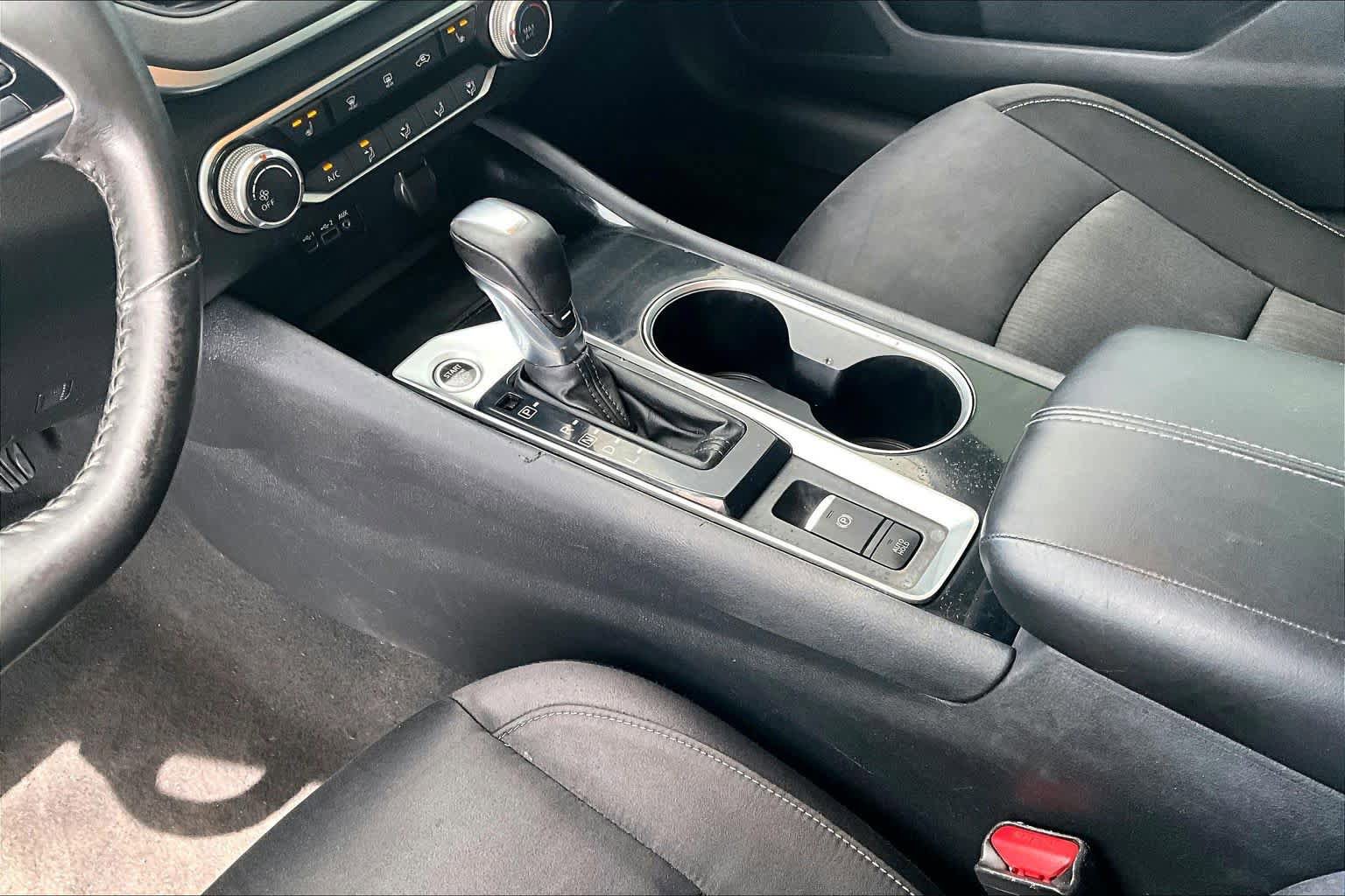 Certified 2022 Nissan Altima 2.5 SV w/ SV Premium Package FWD image 17