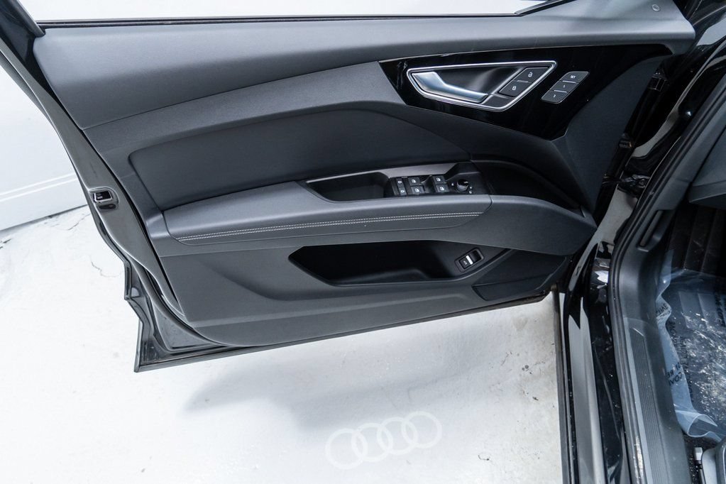 Used 2025 Audi Q4 e-tron Premium Plus w/ Premium Plus AWD/4WD image 23