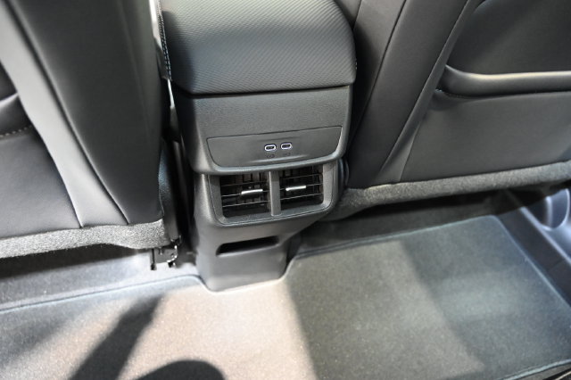 New 2027 Chevrolet Equinox LT w/ Convenience Package II FWD image 28