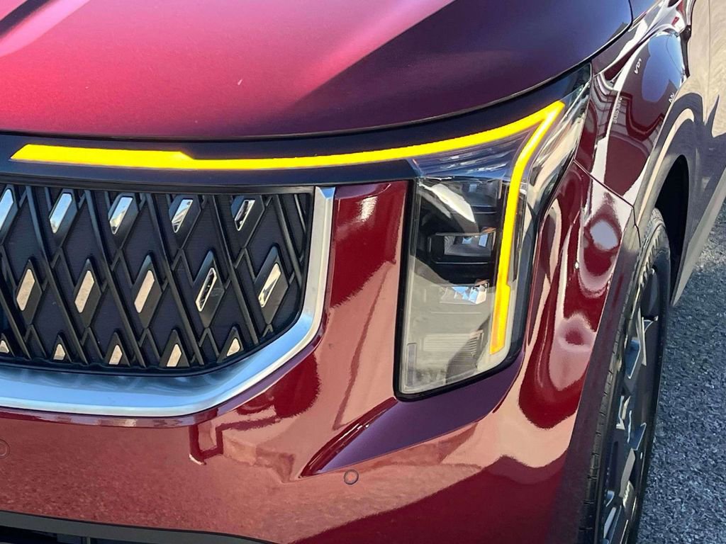 Certified 2025 Kia Carnival EX image 33