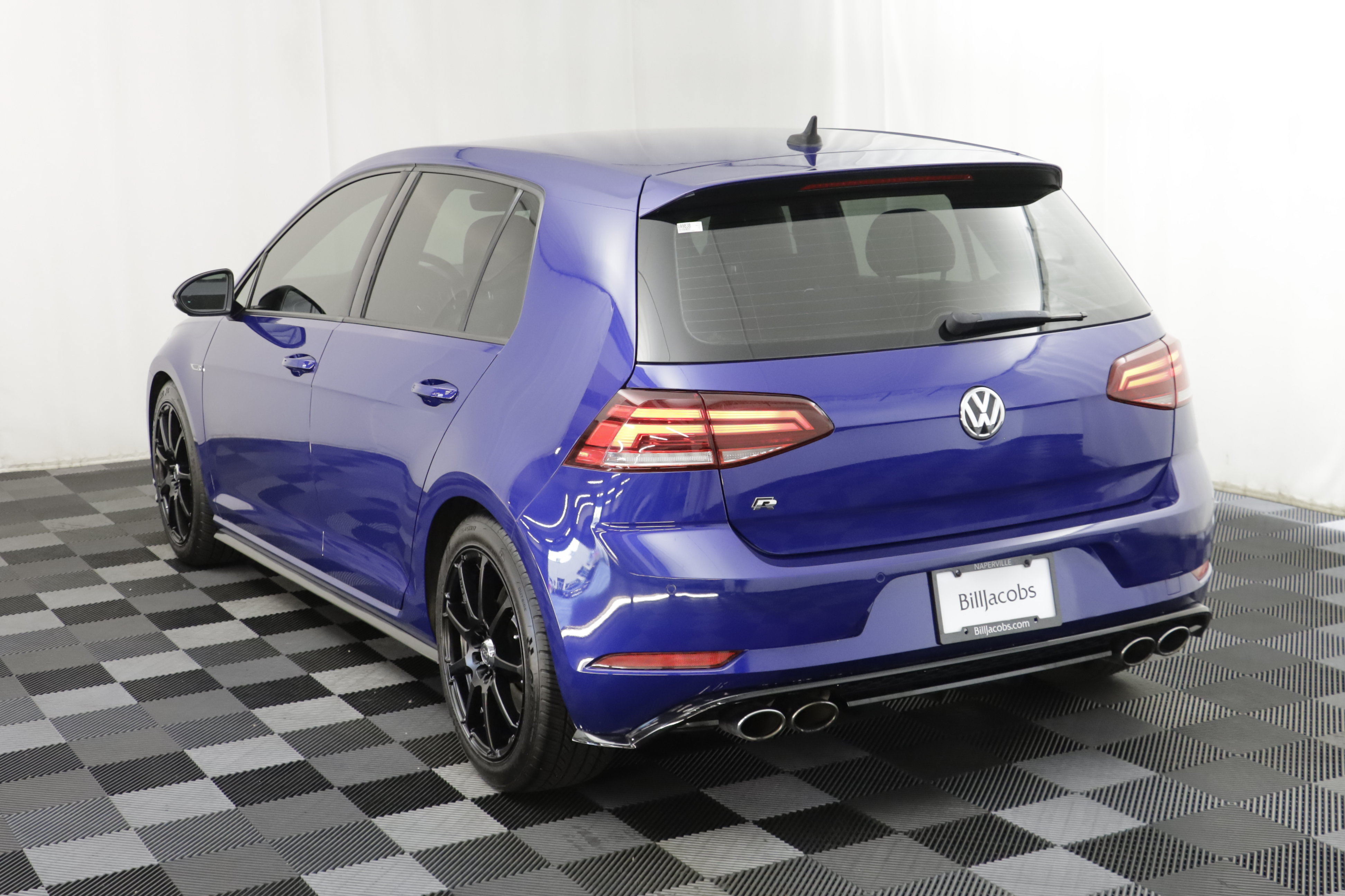 Used 2019 Volkswagen Golf R 4-Door AWD/4WD image 16