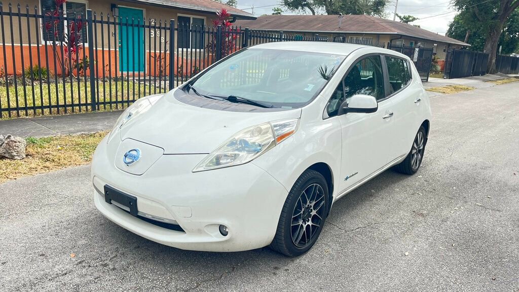 Used 2016 Nissan Leaf SL w/ Premium Package image 19