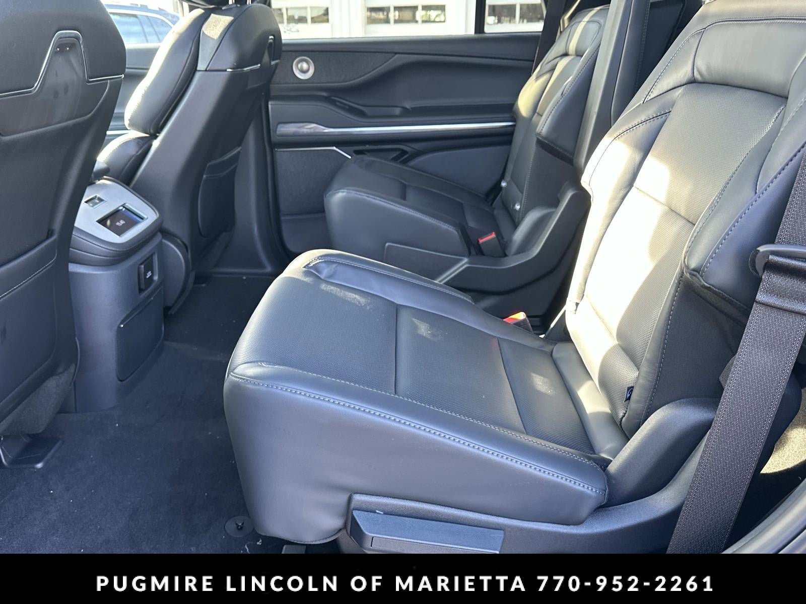 New 2025 Lincoln Navigator Reserve w/ Jet Appearance Package AWD/4WD image 24