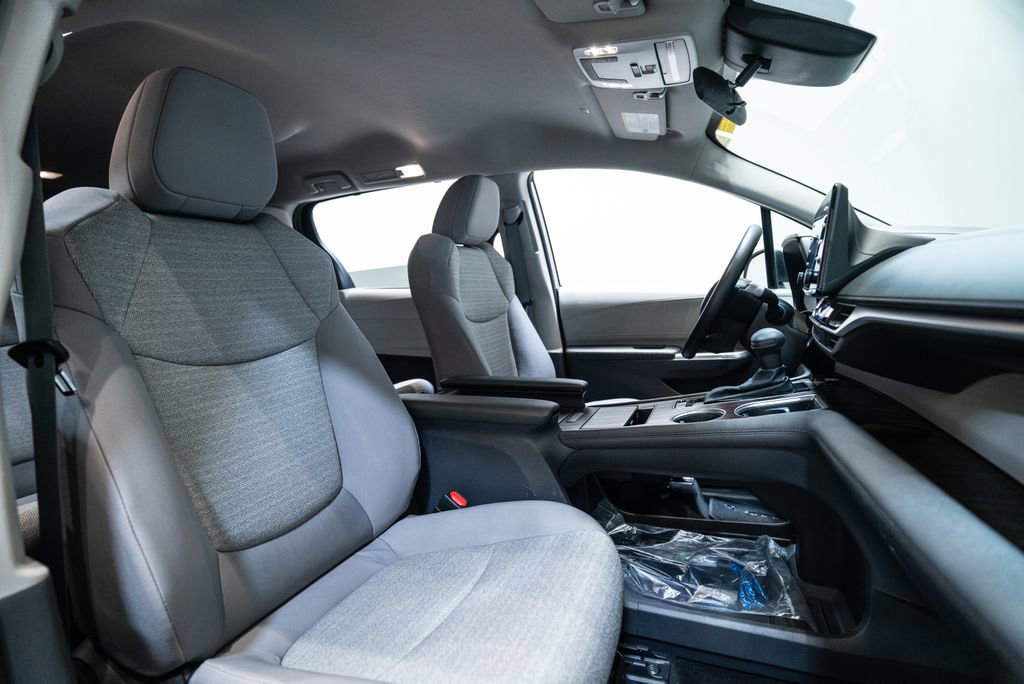 Certified 2023 Toyota Sienna LE image 15