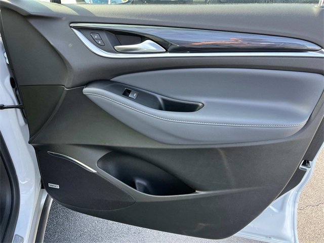Used 2024 Buick Enclave Premium image 23