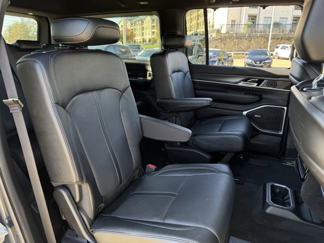 Used 2023 Jeep Wagoneer Series III w/ Convenience Group I image 32