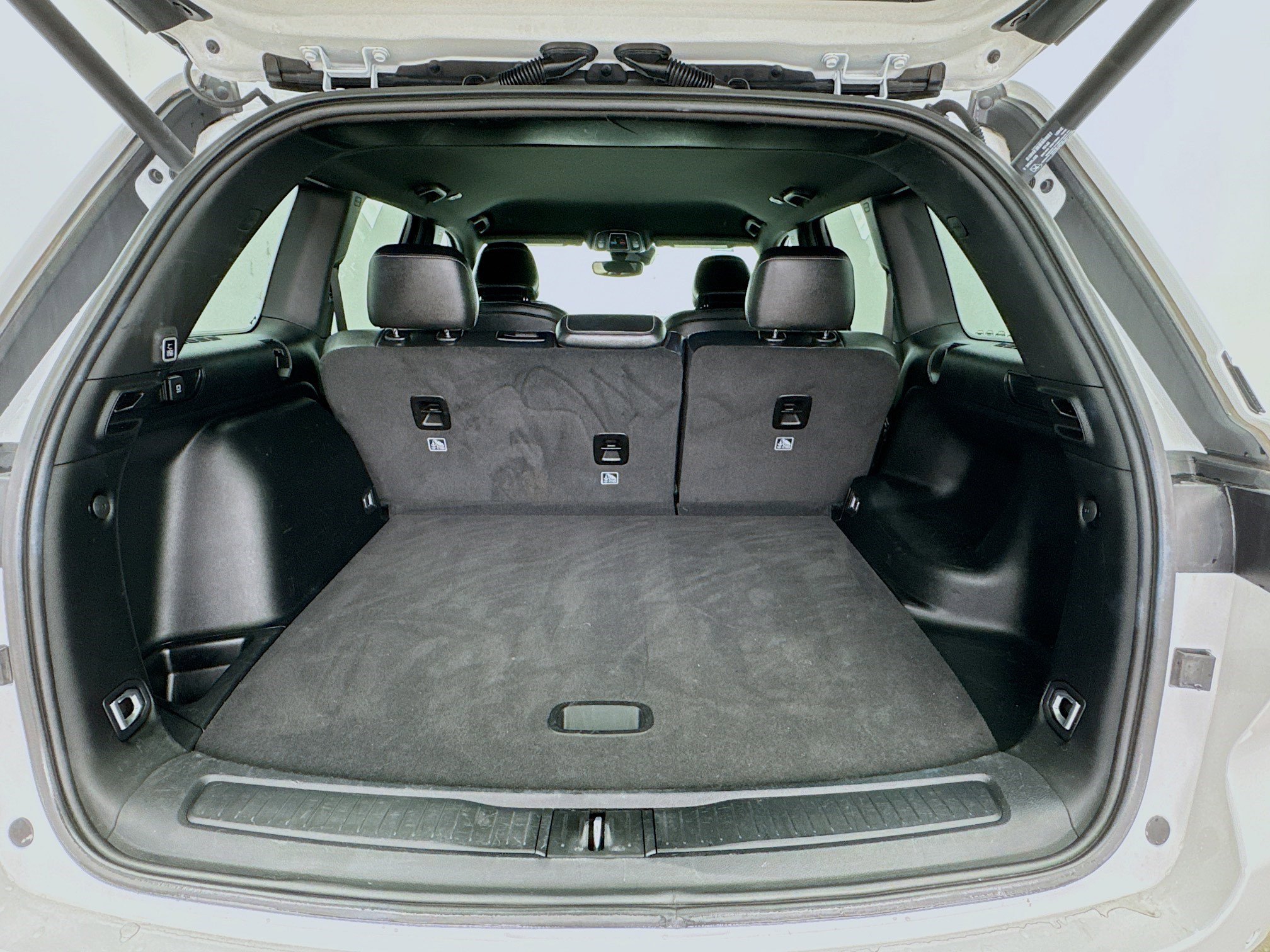 Used 2023 Jeep Grand Cherokee Altitude image 17