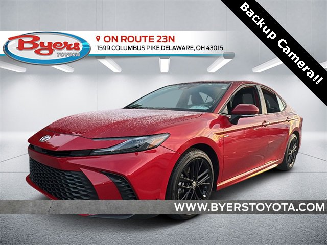 Used 2025 Toyota Camry SE image 1