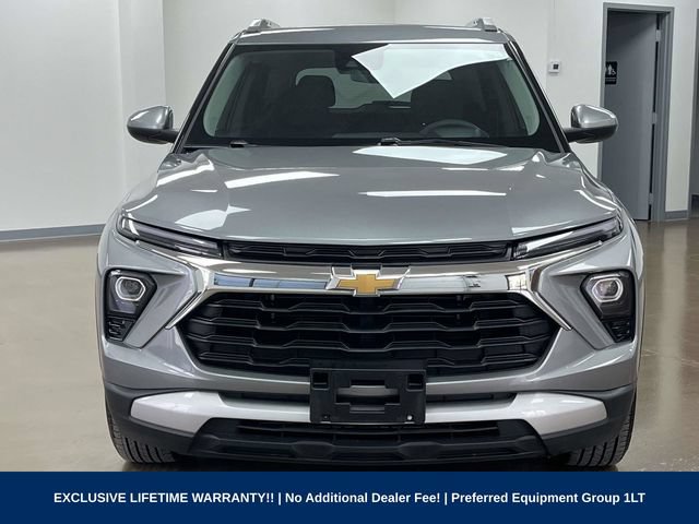 Used 2025 Chevrolet TrailBlazer LT FWD image 2