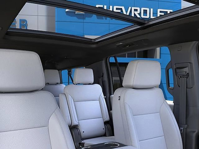 New 2026 Chevrolet Suburban Premier w/ Sun And Tow Package AWD/4WD image 28