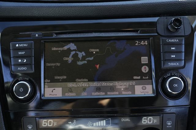 Used 2018 Nissan Rogue SV w/ Premium Package image 50