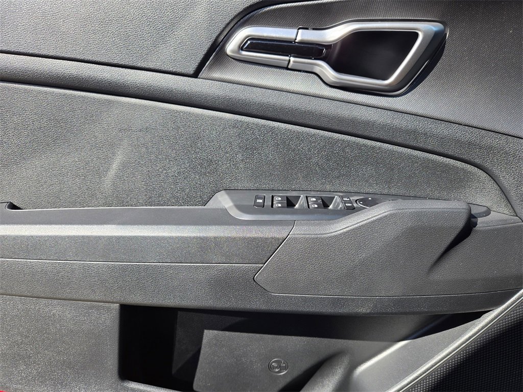 New 2026 Kia Sportage LX image 16