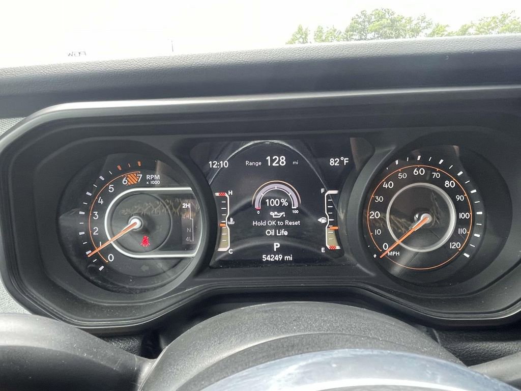 Used 2024 Jeep Wrangler Sahara image 16