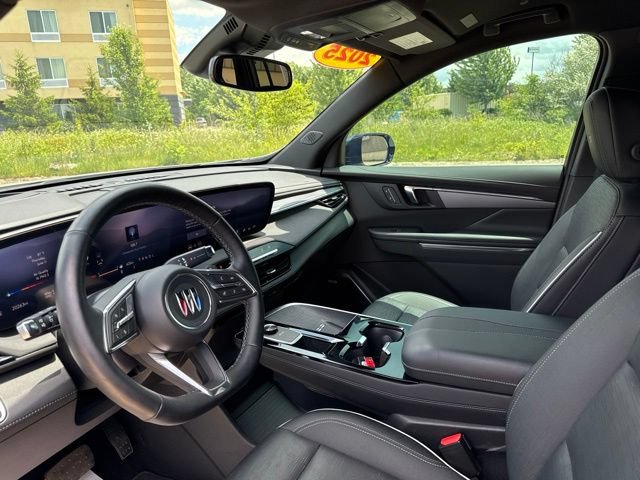 Used 2025 Buick Enclave Sport Touring w/ Power Package FWD image 10