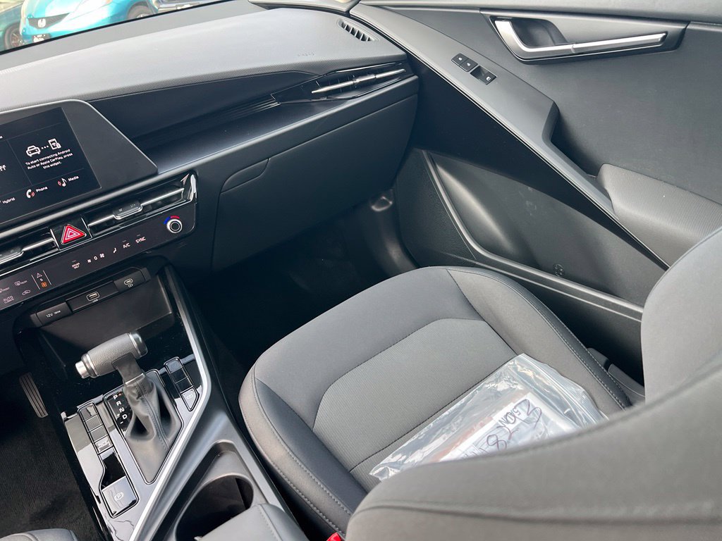 Certified 2026 Kia Niro LX FWD image 11
