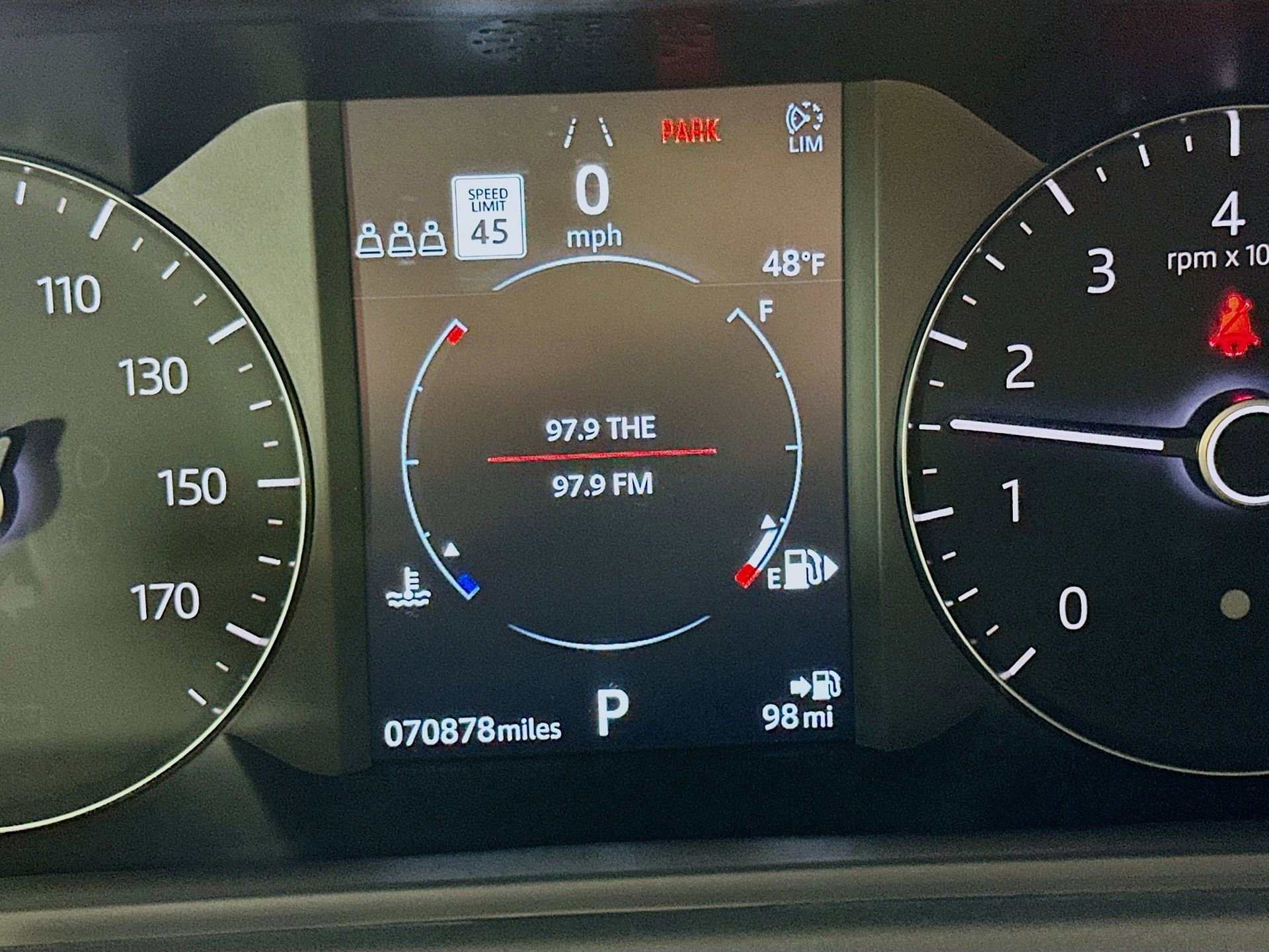 Used 2020 Land Rover Range Rover Velar R-Dynamic S image 13