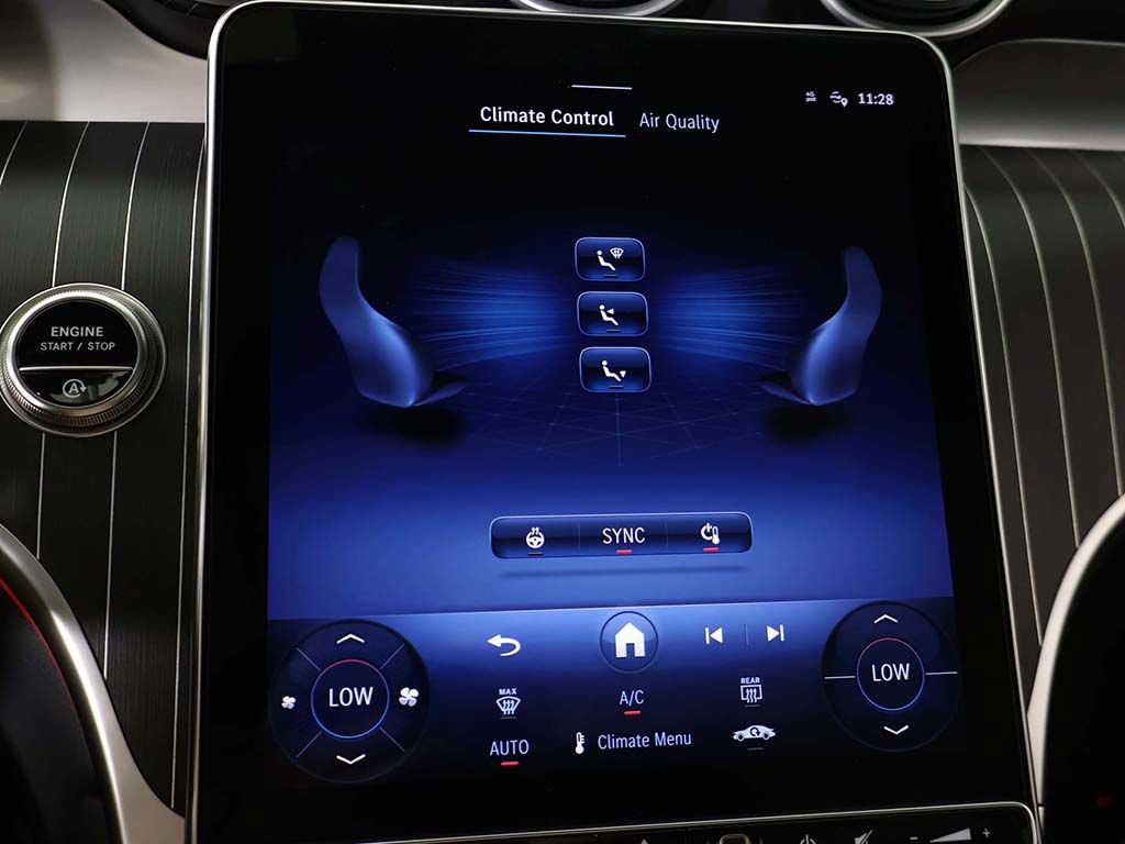 Used 2025 Mercedes-Benz GLC 300 4MATIC image 50