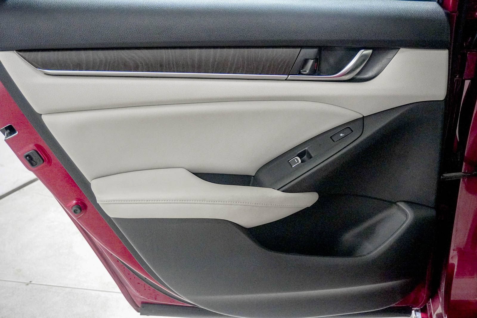 Used 2018 Honda Accord Touring image 37
