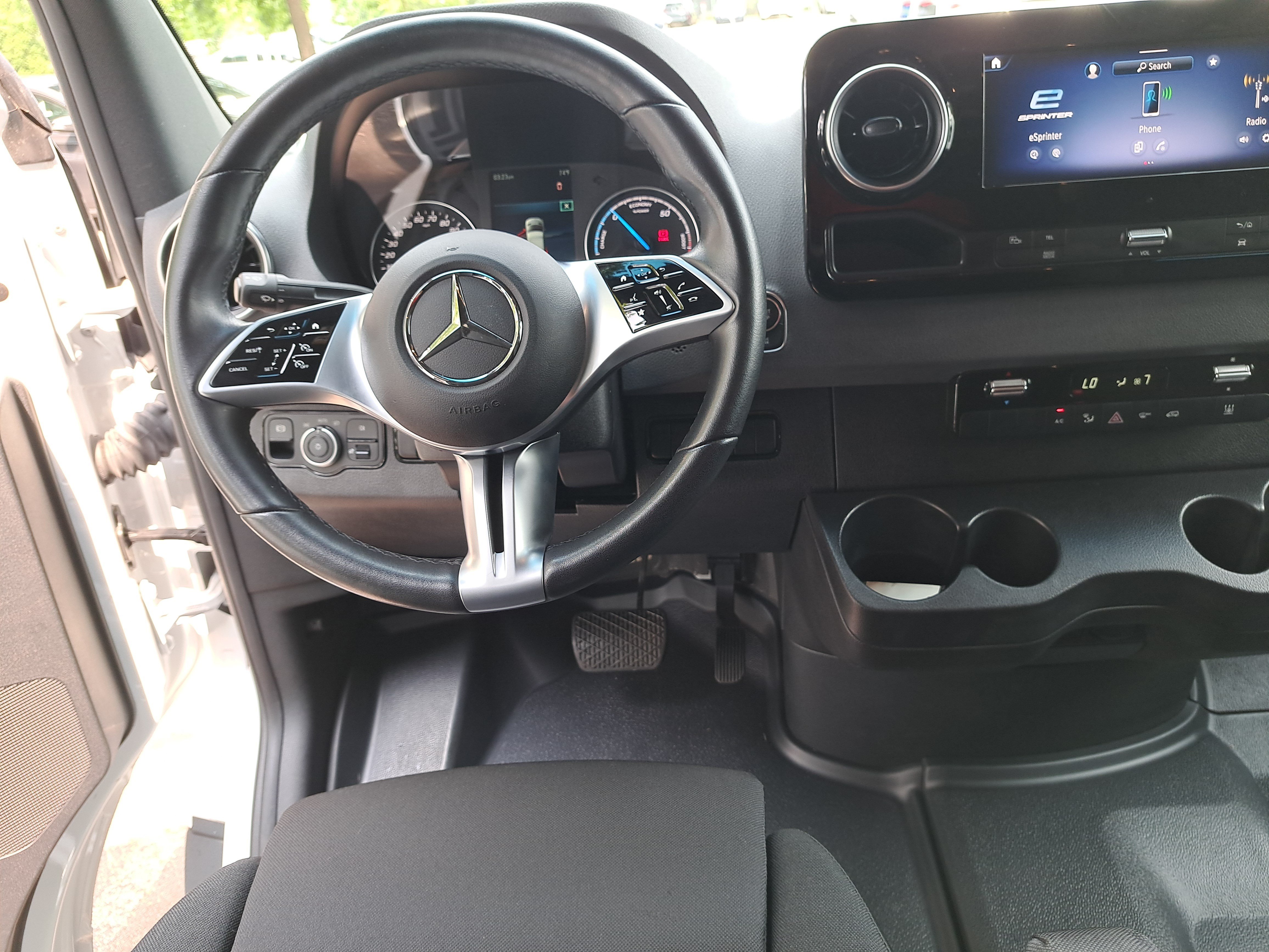 Used 2024 Mercedes-Benz eSprinter 170 Cargo image 17