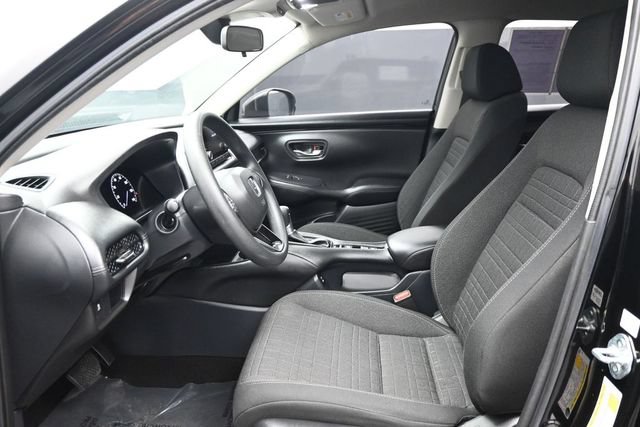 Used 2025 Honda HR-V LX image 6