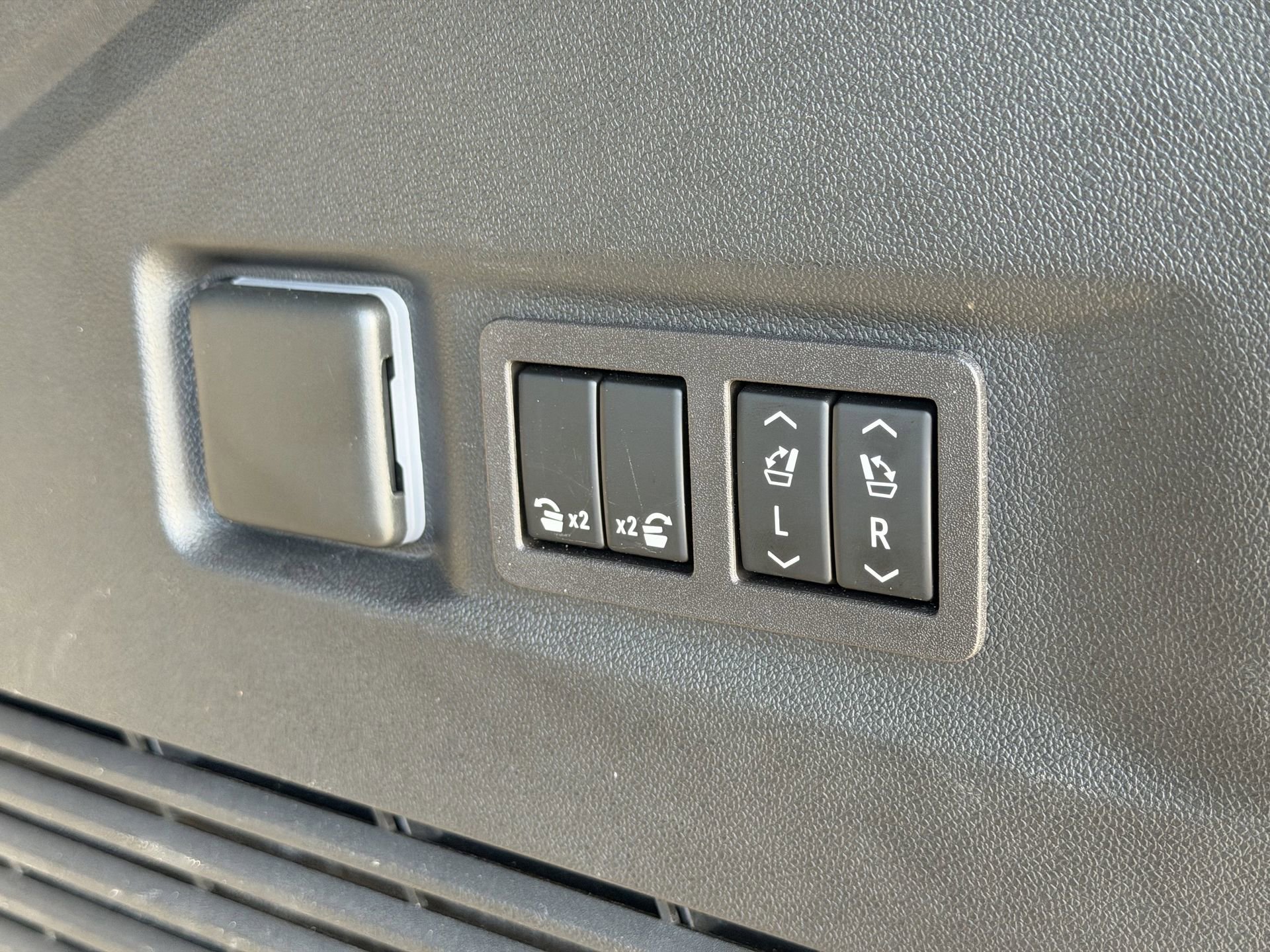 Used 2024 Chevrolet Tahoe RST w/ Luxury Package image 29