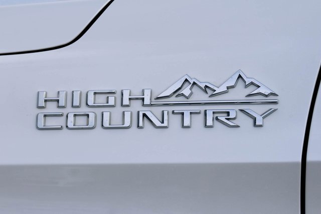 Used 2024 Chevrolet Tahoe High Country image 8