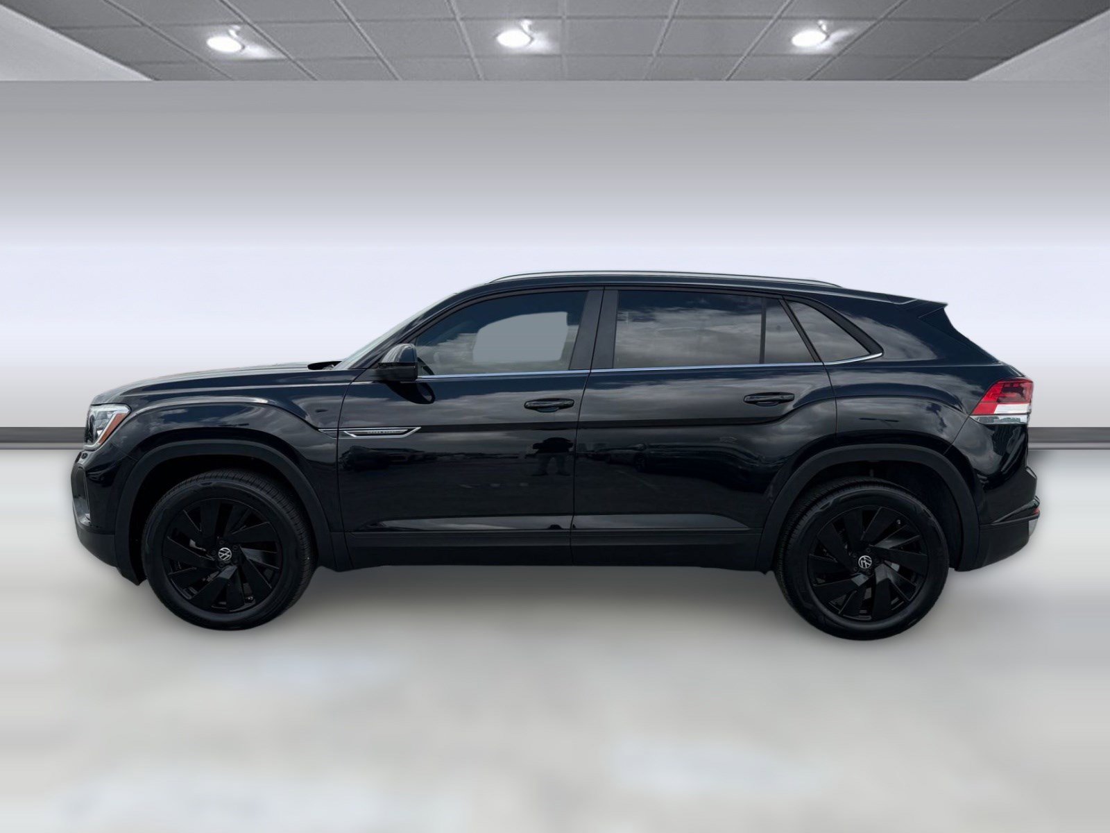 Certified 2026 Volkswagen Atlas Cross Sport SE FWD image 2