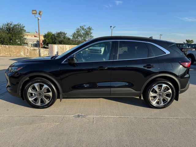 Used 2024 Ford Escape Platinum w/ Class II Trailer Tow Package AWD/4WD image 11
