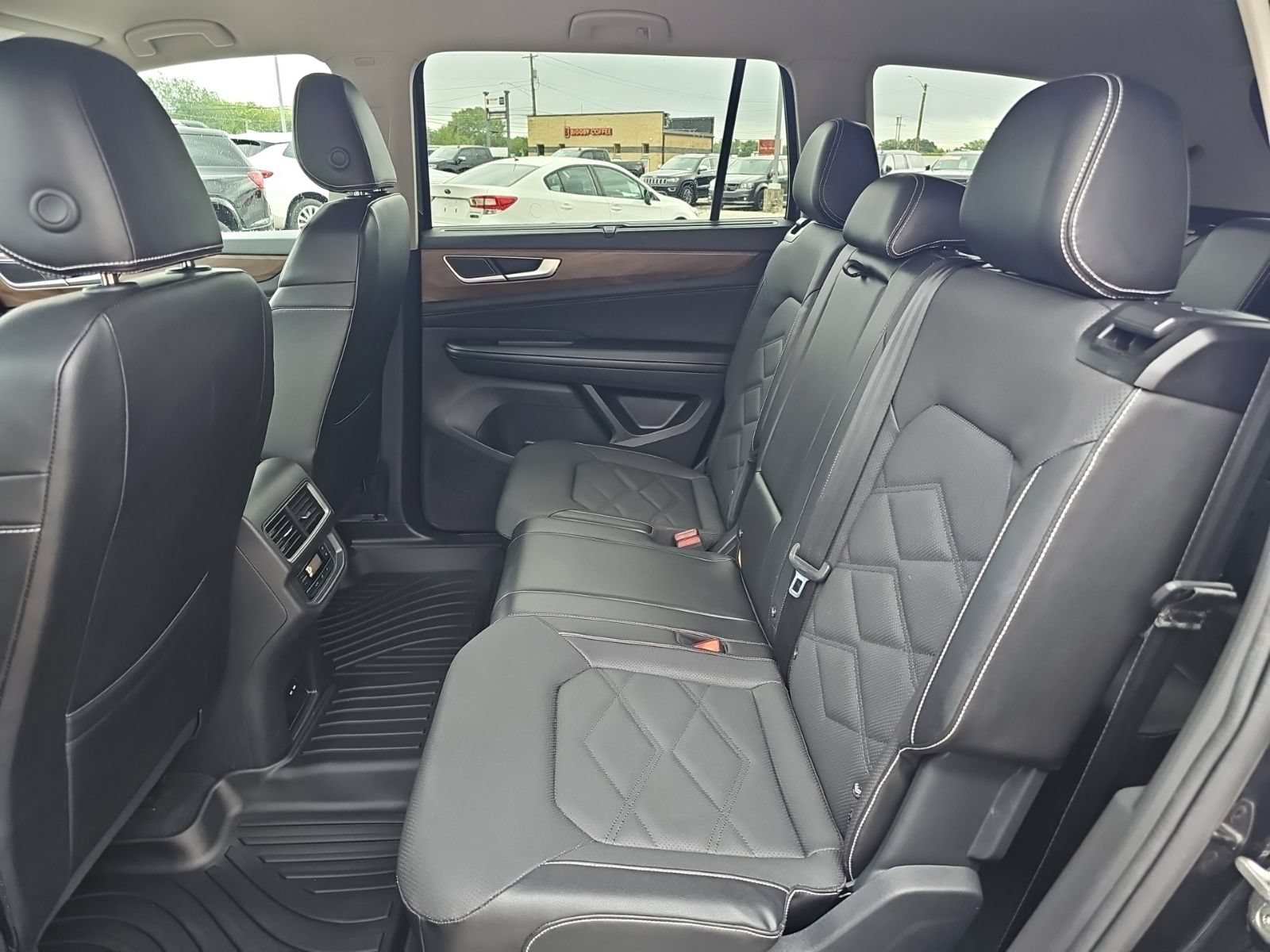 Used 2024 Volkswagen Atlas SE FWD image 22