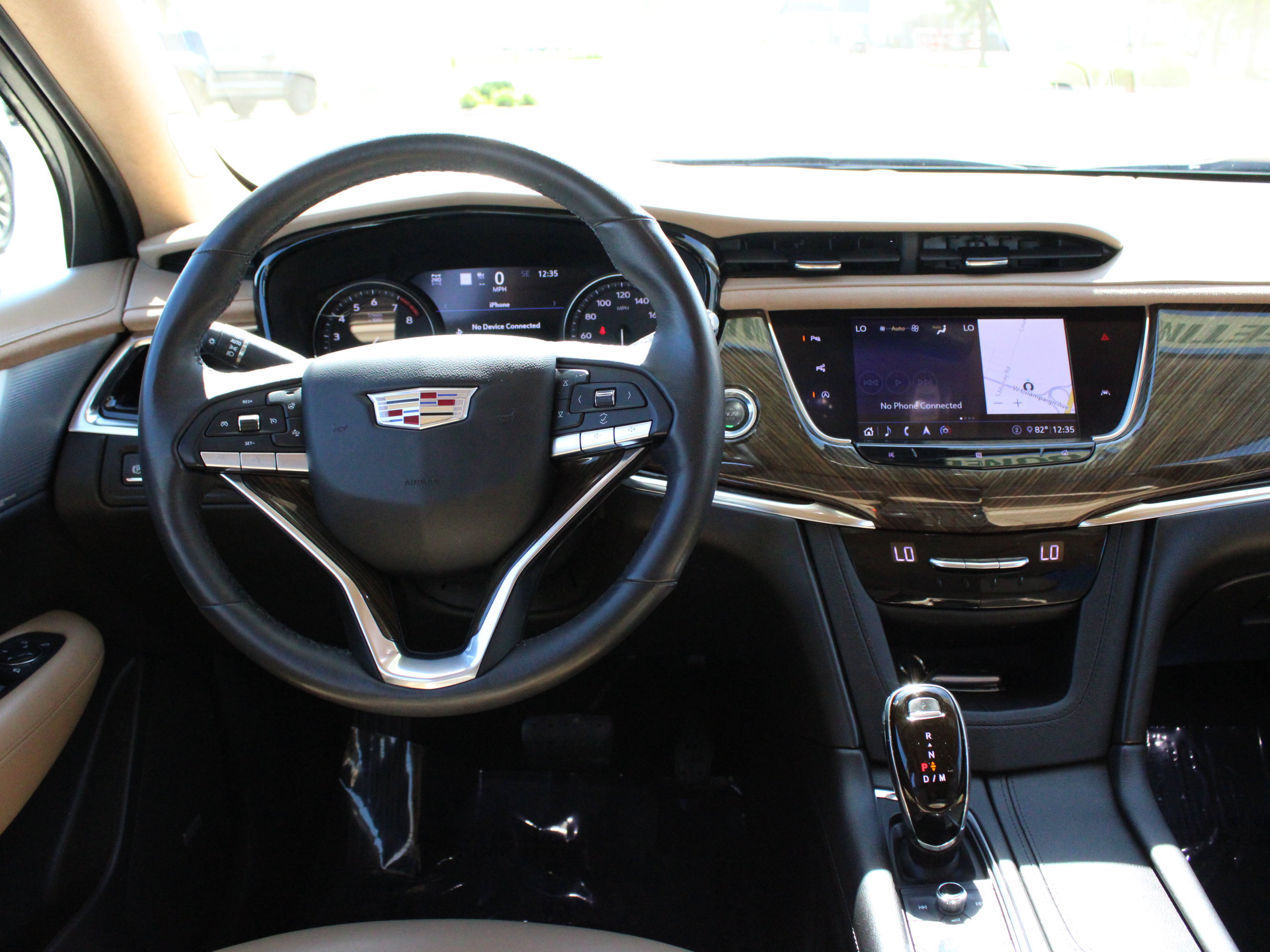 Used 2020 Cadillac XT6 Premium Luxury w/ Platinum Package AWD/4WD image 16