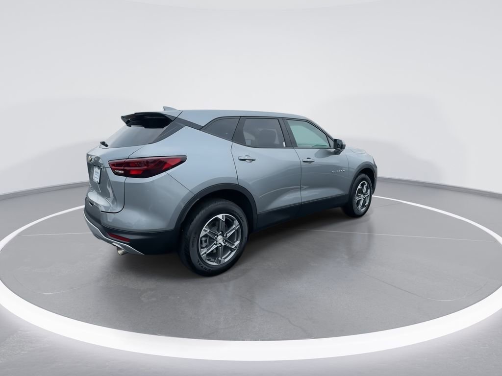 Used 2024 Chevrolet Blazer LT w/ Driver Confidence Package image 8