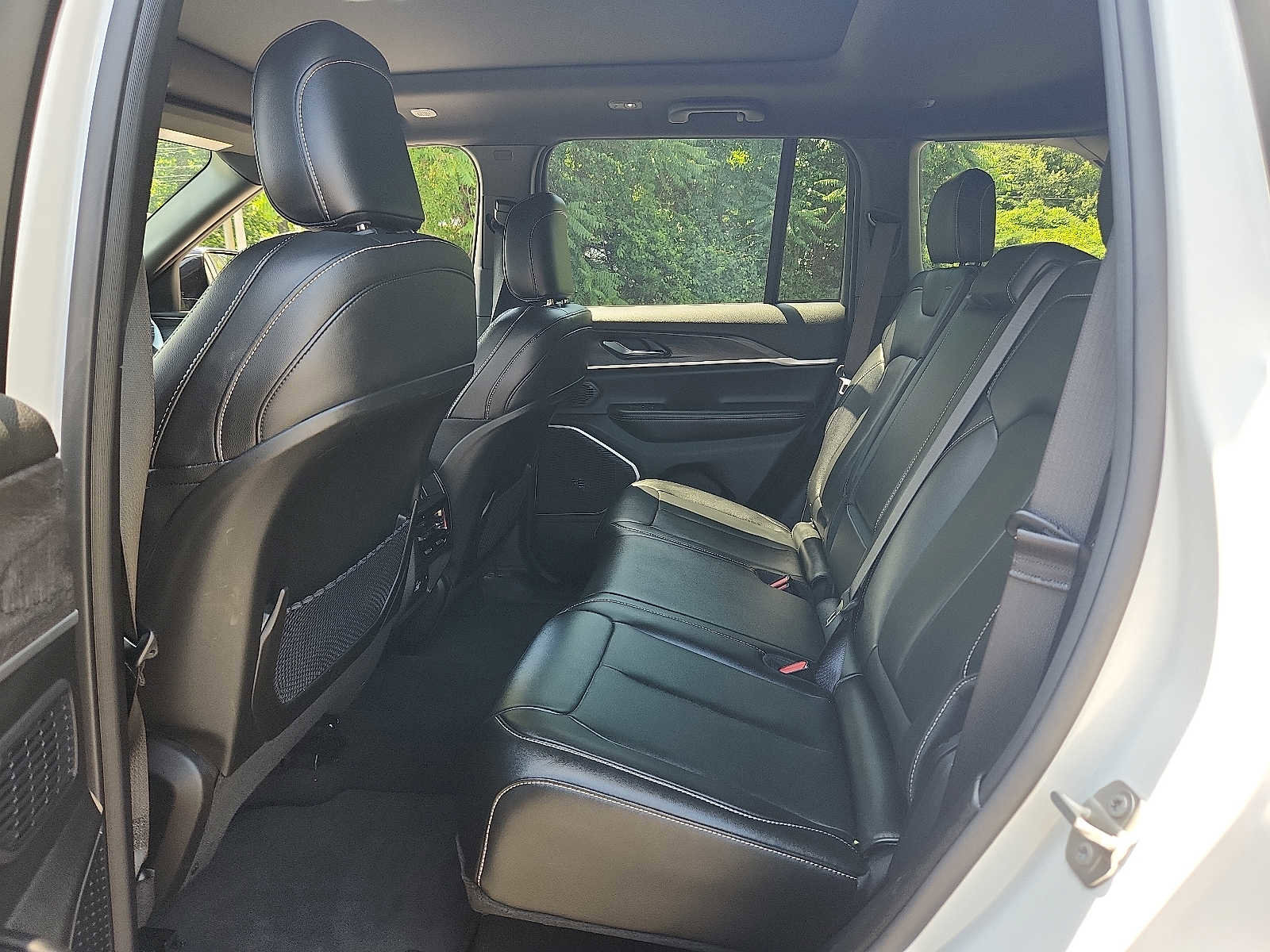 Used 2024 Jeep Grand Cherokee Limited 4xe image 10