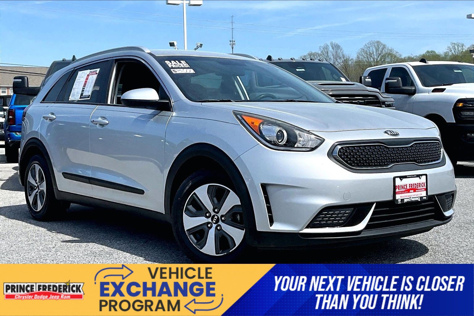Used 2017 Kia Niro LX image 1