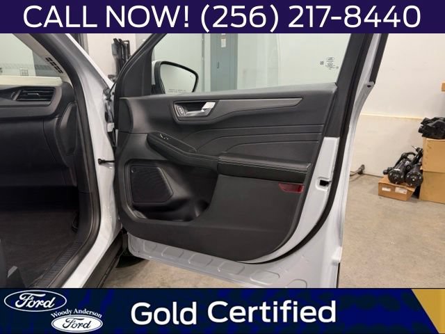 Used 2025 Ford Escape SE FWD image 28