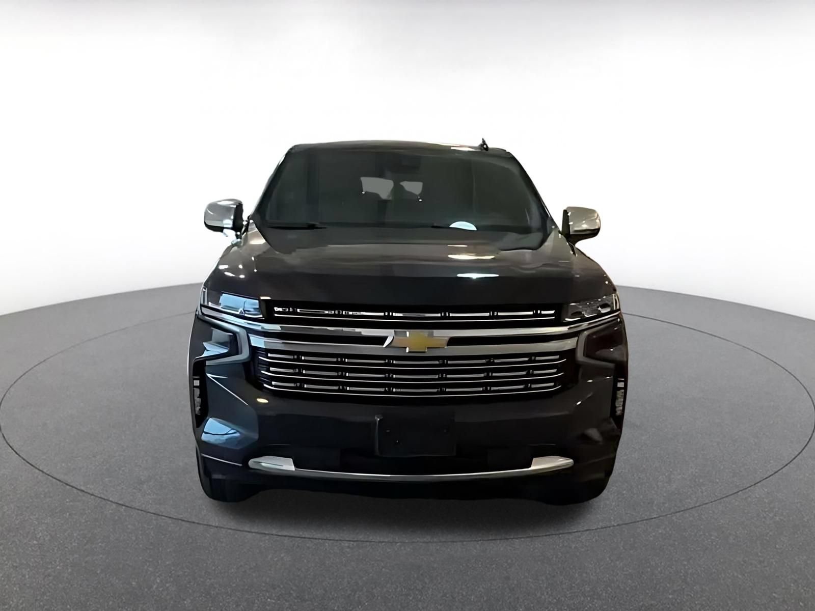 Used 2023 Chevrolet Suburban Premier AWD/4WD image 4