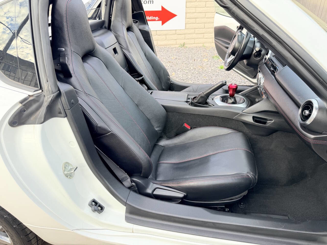 Used 2018 MAZDA MX-5 Miata RF Grand Touring image 25