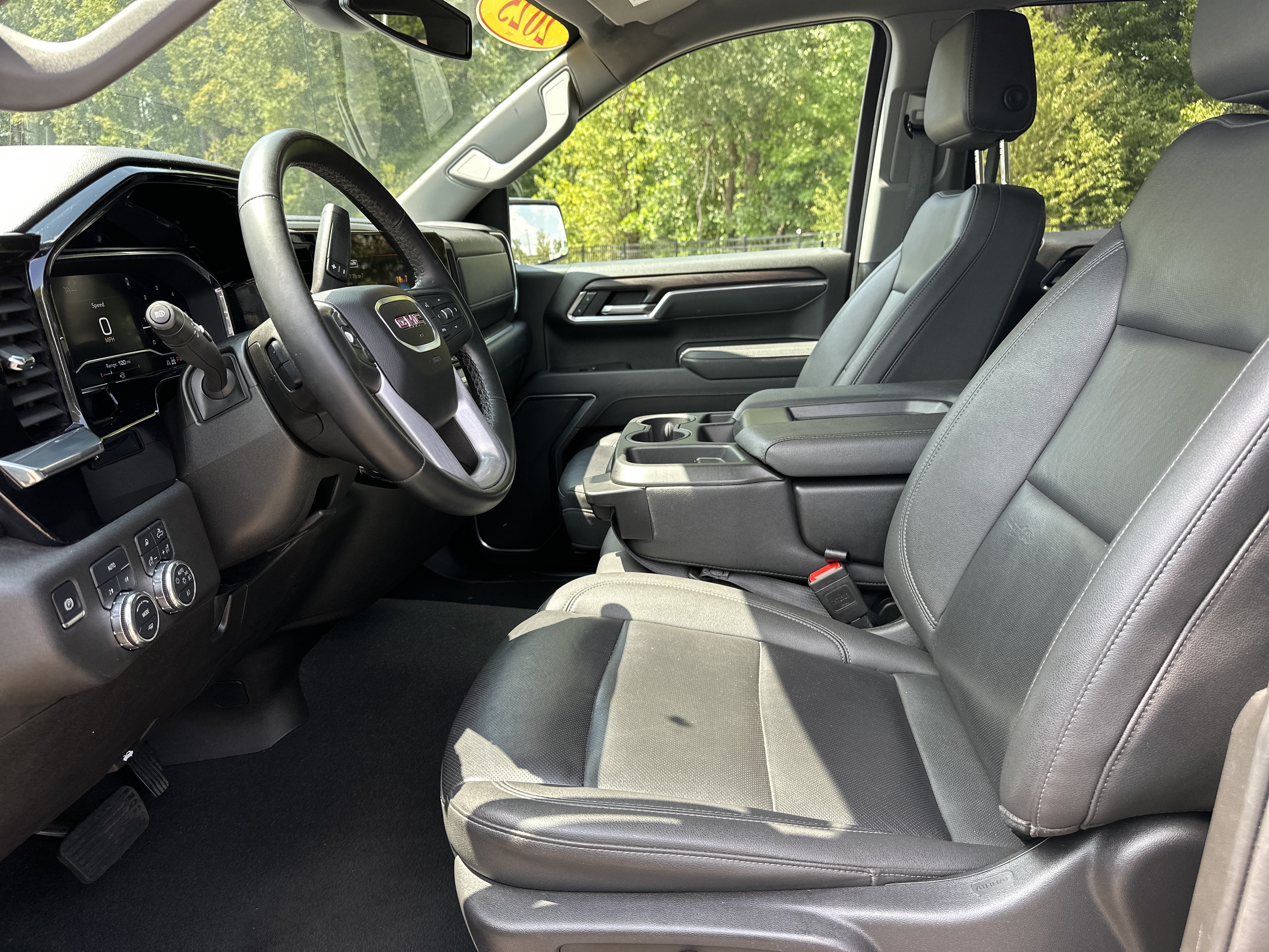 Used 2025 GMC Sierra 1500 SLT AWD/4WD image 10
