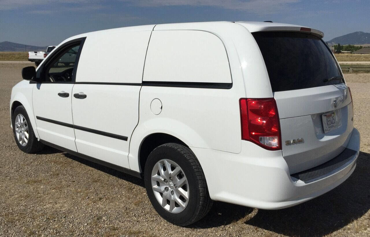 Used 2014 RAM C/V Tradesman w/ UConnect Hands-Free Group image 2