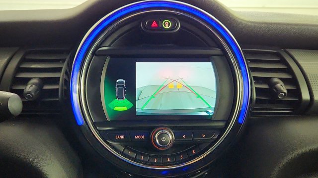 Used 2020 MINI Cooper 4-Door Hardtop FWD image 17