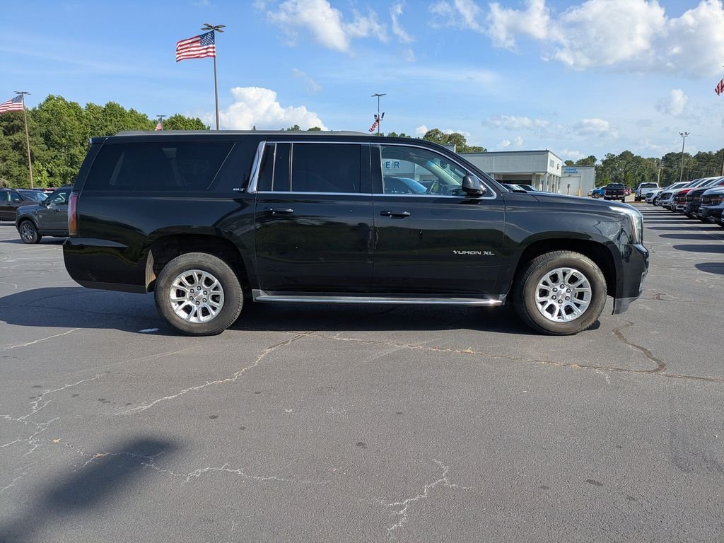 Used 2017 GMC Yukon XL SLT AWD/4WD image 3