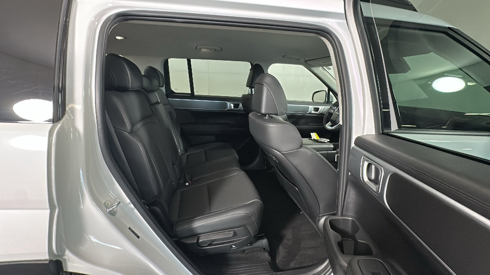 Used 2025 Hyundai Santa Fe SEL AWD/4WD image 36