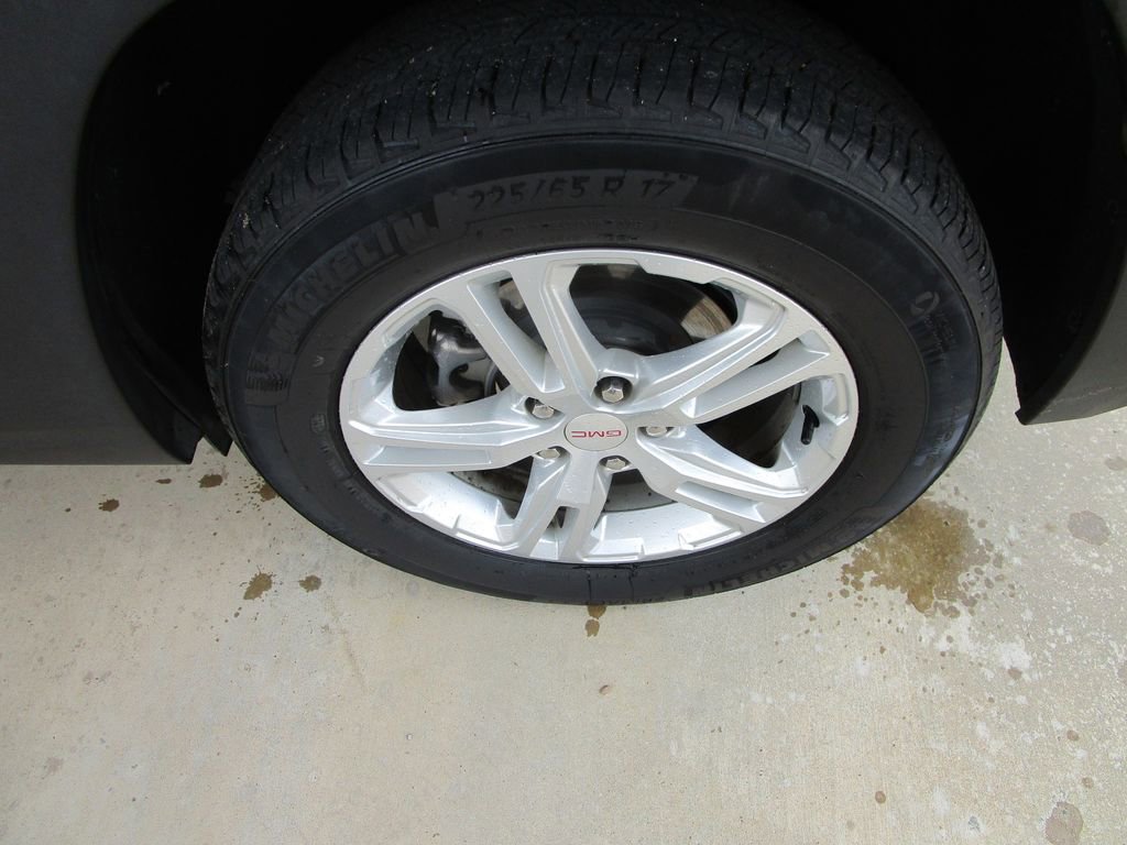 Used 2022 GMC Terrain SLE FWD image 13