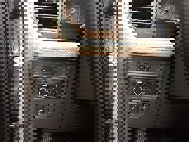 Used 2024 Ford Expedition Limited image 46